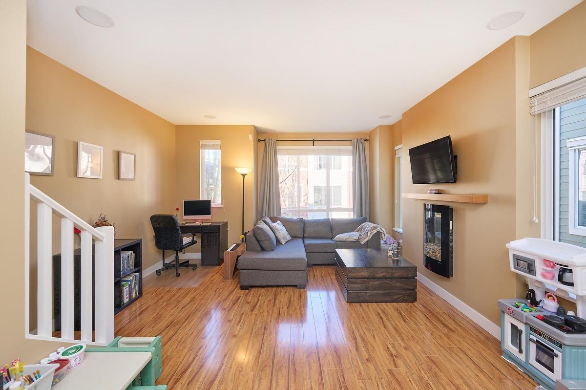37 2929 156 STREET