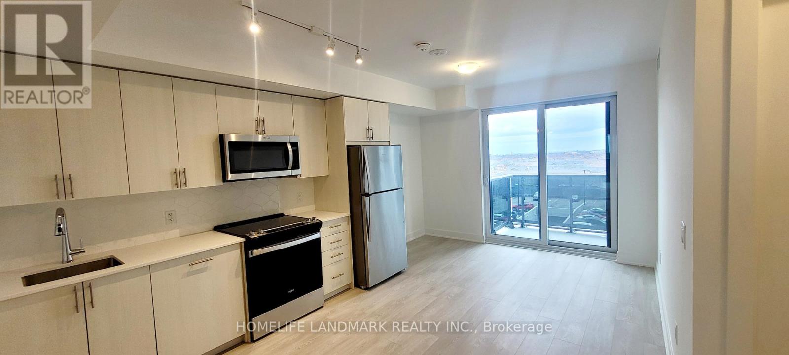 724 - 2545 SIMCOE STREET N