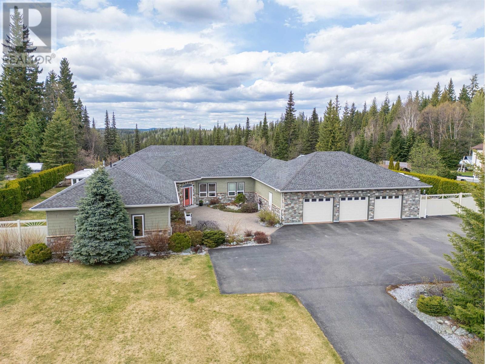 7003 VALLEYVIEW DRIVE