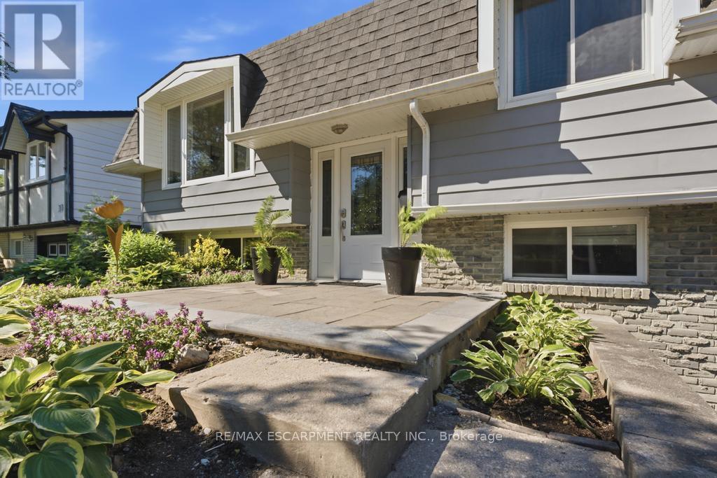 14 GATEWAY DRIVE