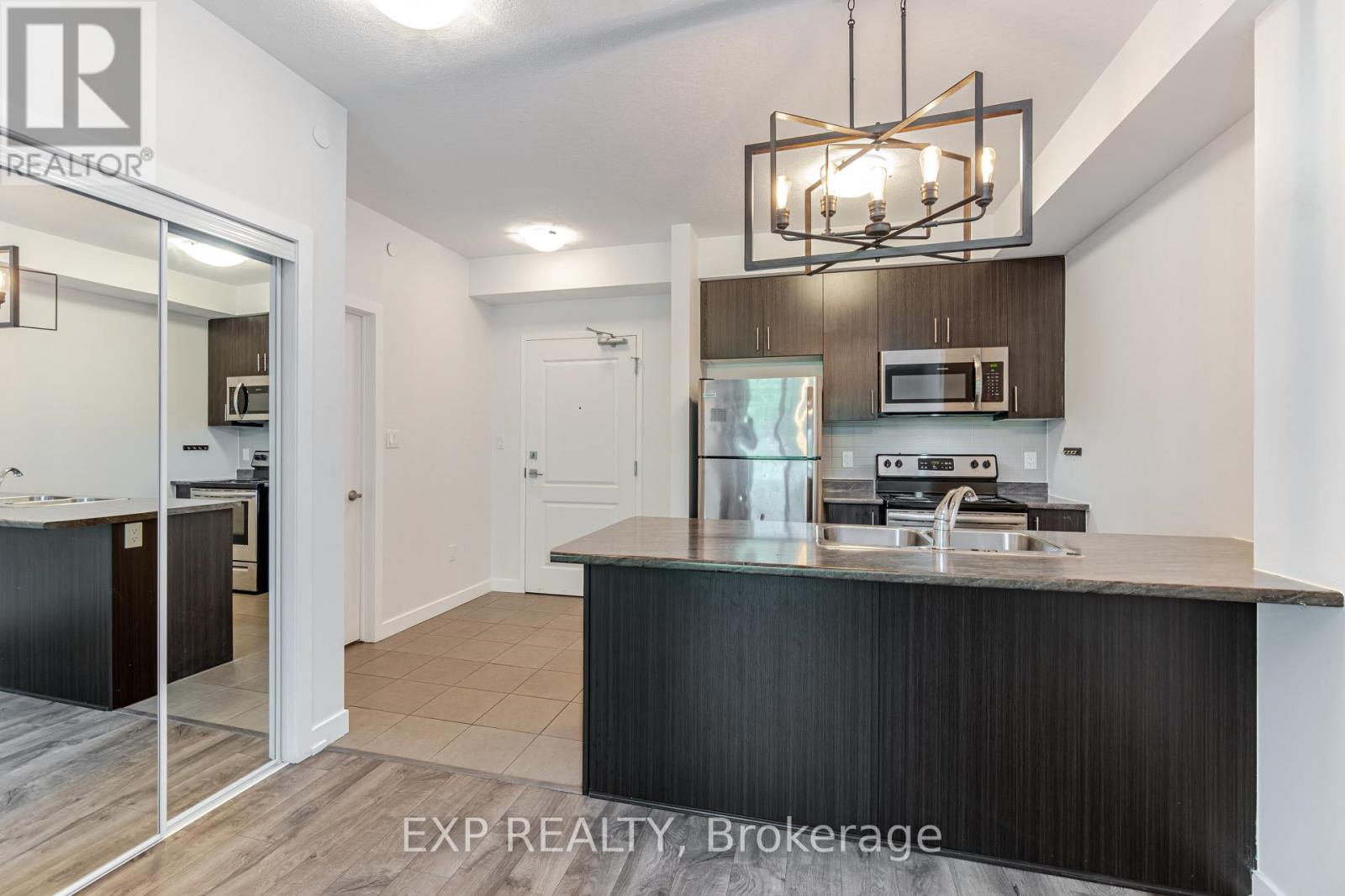 121 - 125 SHOREVIEW PLACE