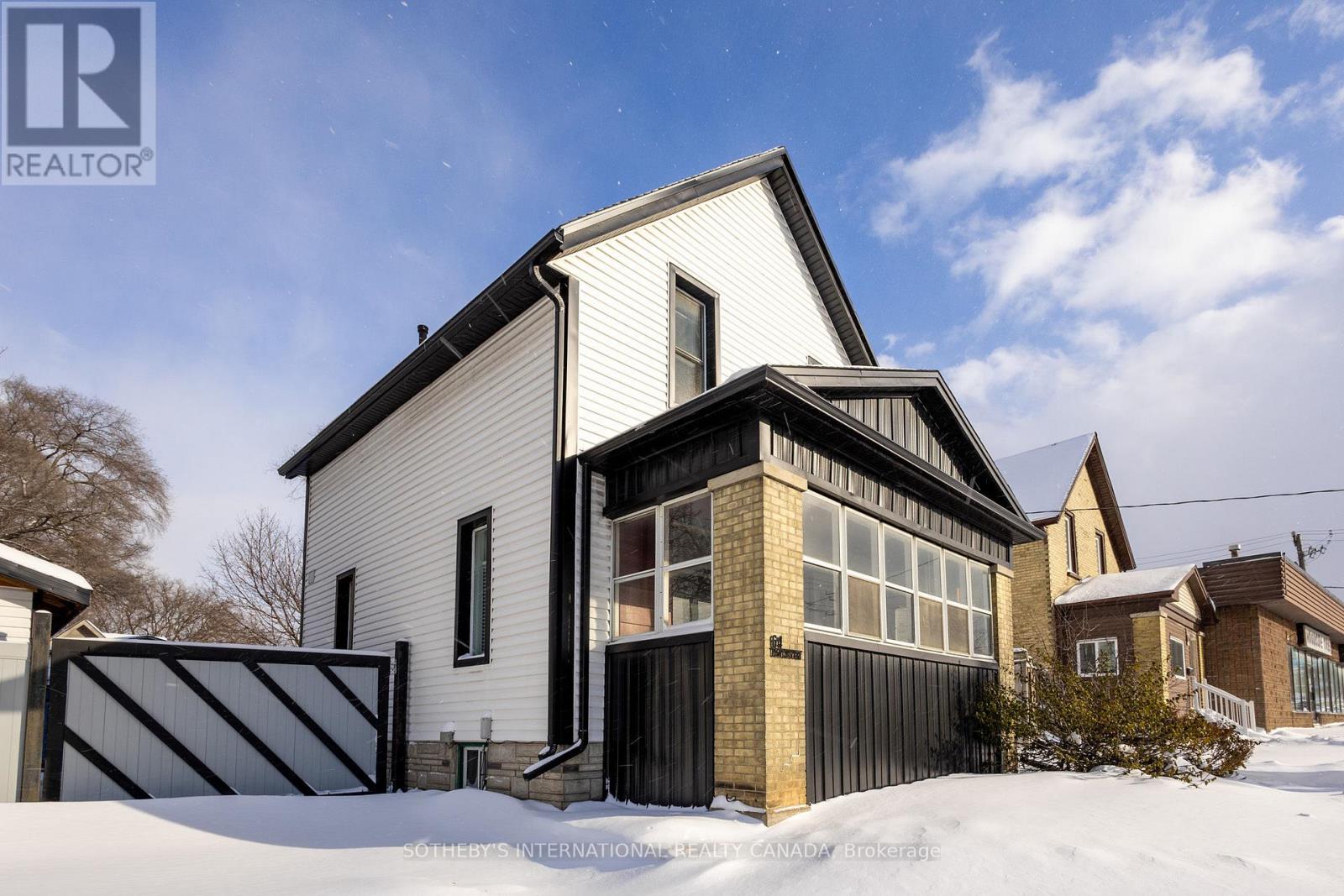 64 LANCASTER STREET W