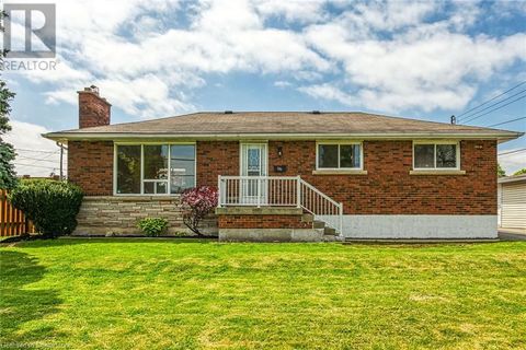 131 SANATORIUM Road Hamilton ON L9C1Y9