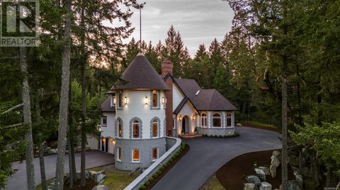 625 Lorimer Pl Highlands BC V9B6G3