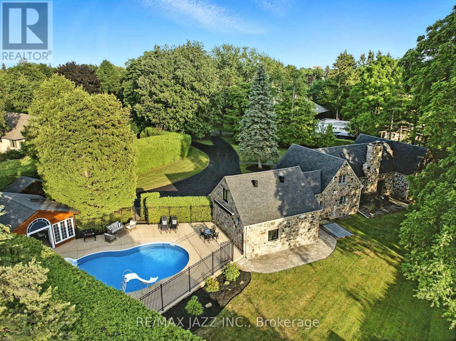 690 BESSBOROUGH DRIVE