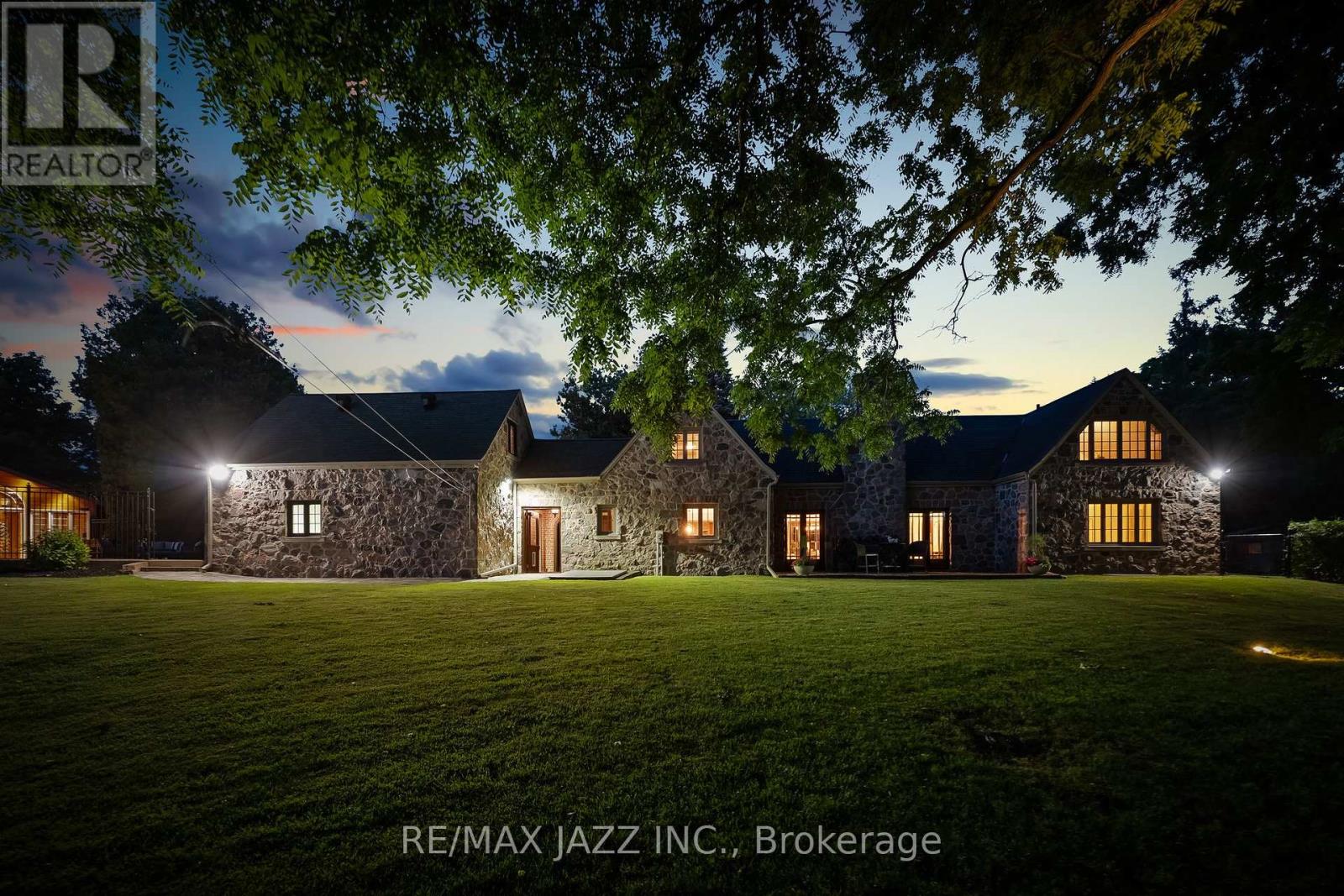 690 BESSBOROUGH DRIVE