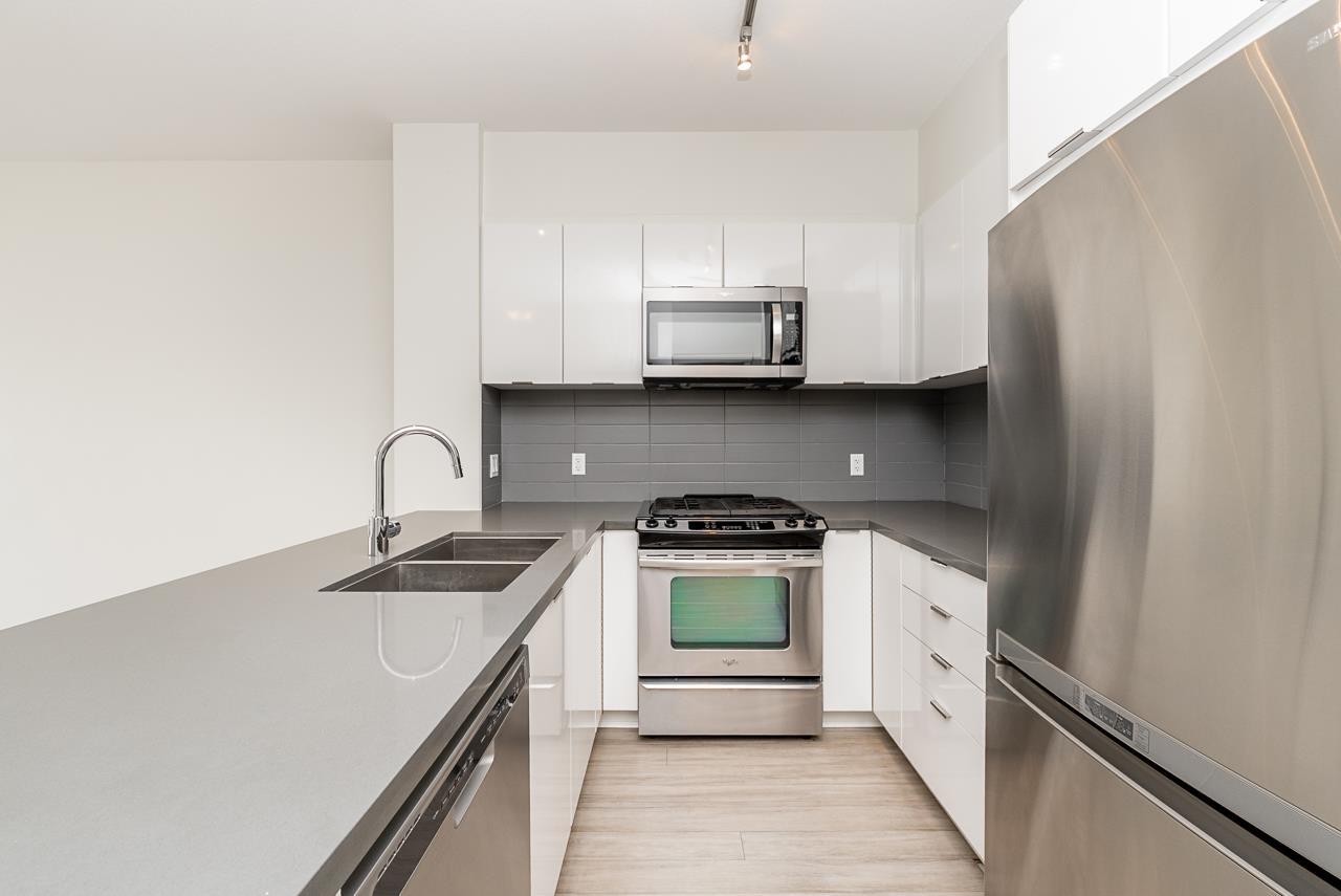 #421 3323 151 STREET