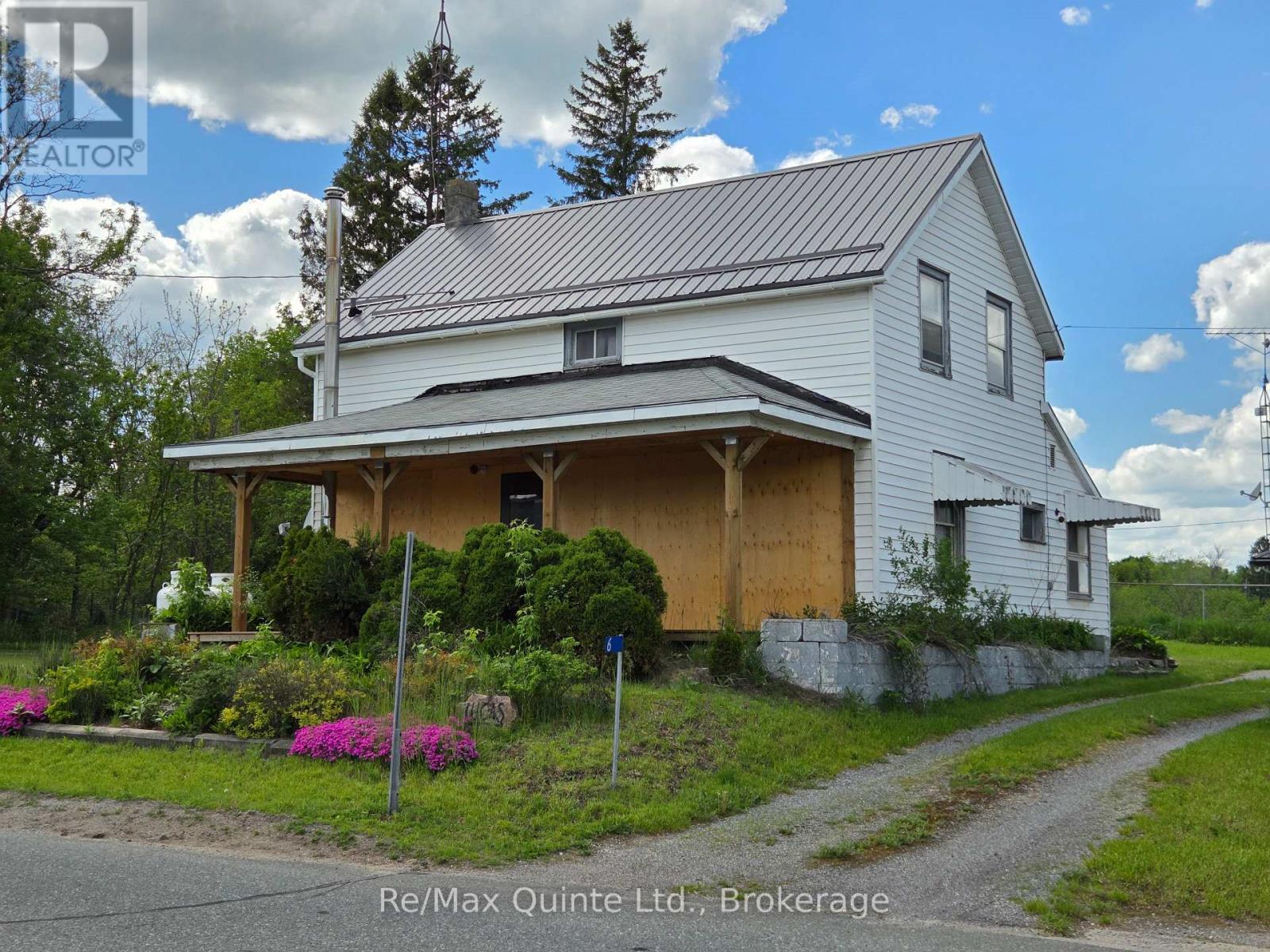 Photo 1 of 13 — 6 THOMAS STREET, Tweed (Hungerford (Twp)), ON K0K3H0
