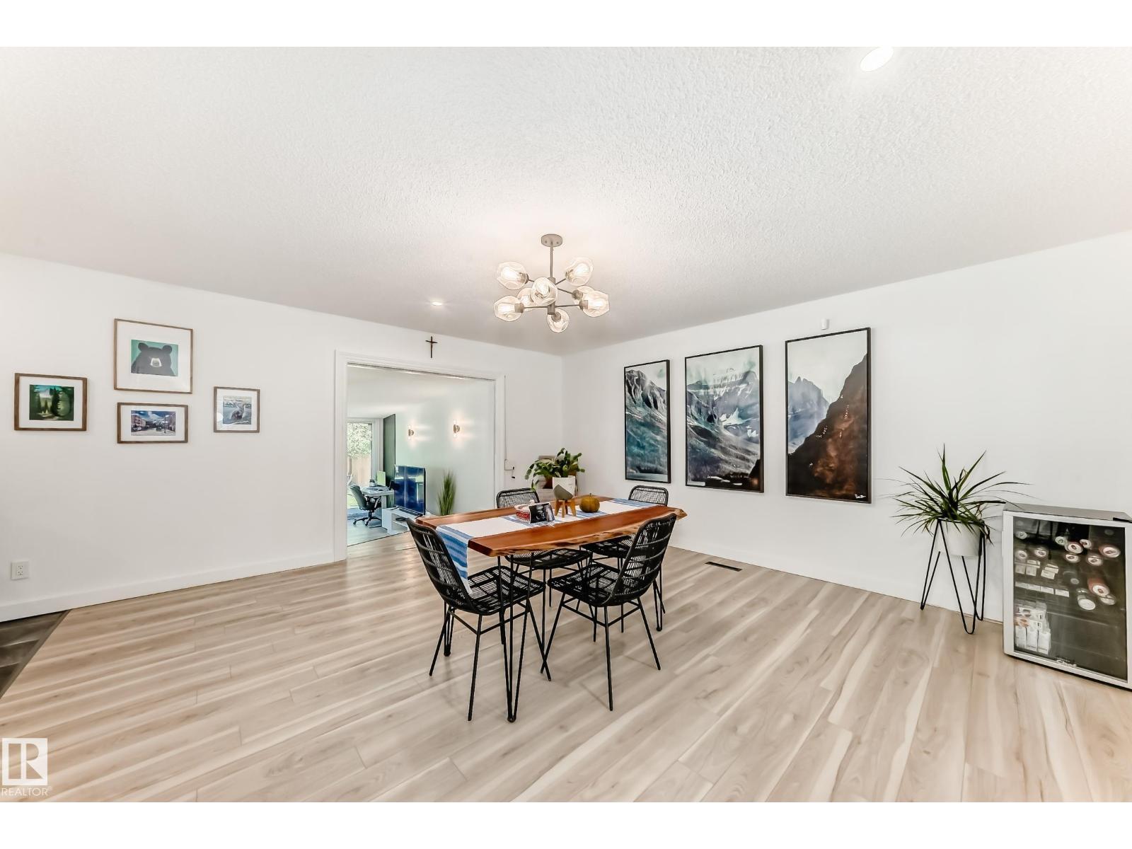 15226 81 AV NW