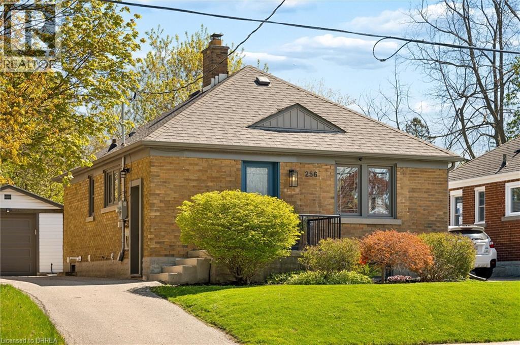 256 BOWMAN Street