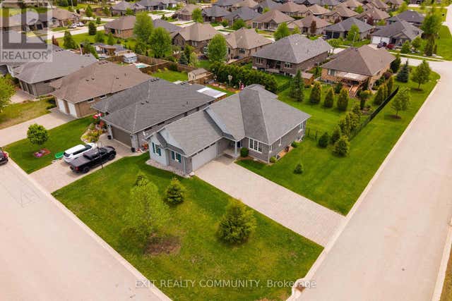 598 BENNETT CRESCENT
