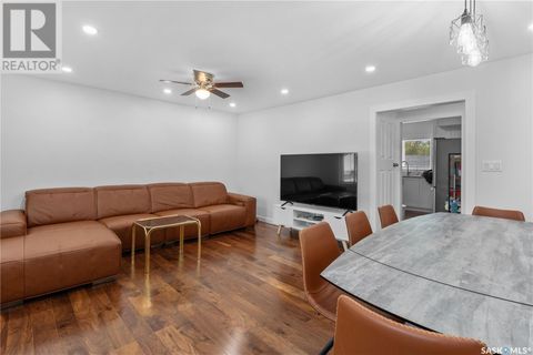 512 18th AVENUE E Regina SK S4N1E4