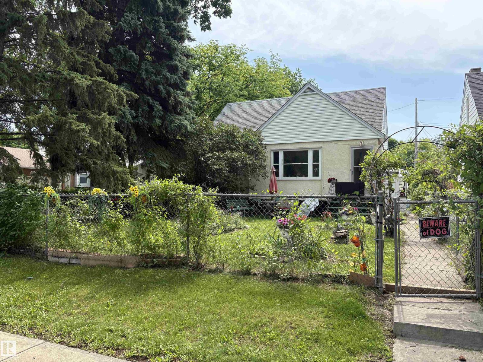 10503 67 AV NW