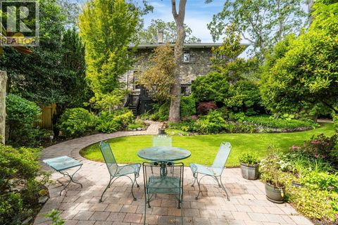 2088 Falkland Pl Oak Bay BC V8S4M5