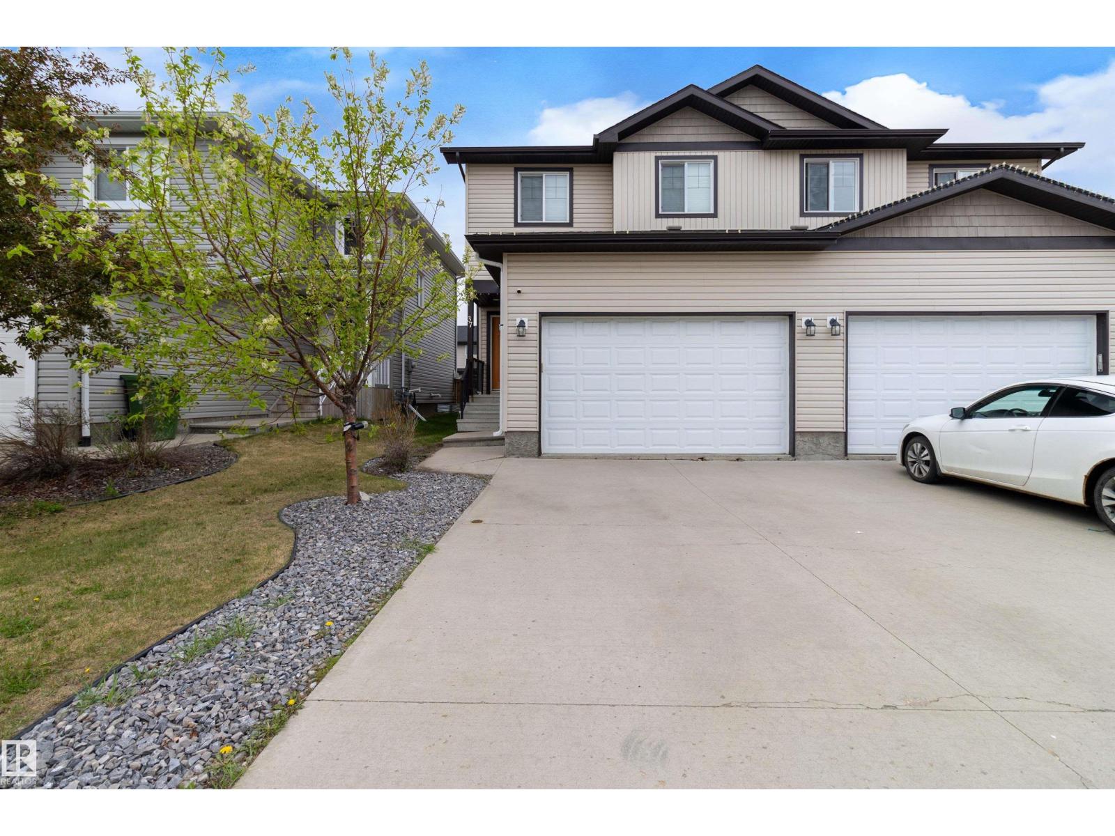 37 ROSEBERRY LN