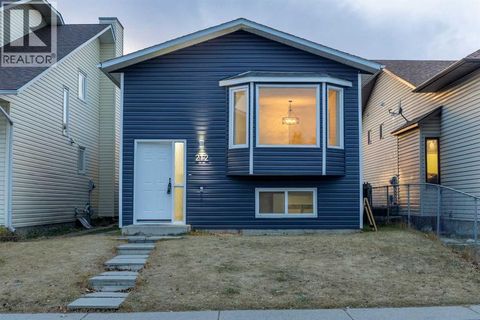 212 Falmere Way NE Calgary AB T3J2X9
