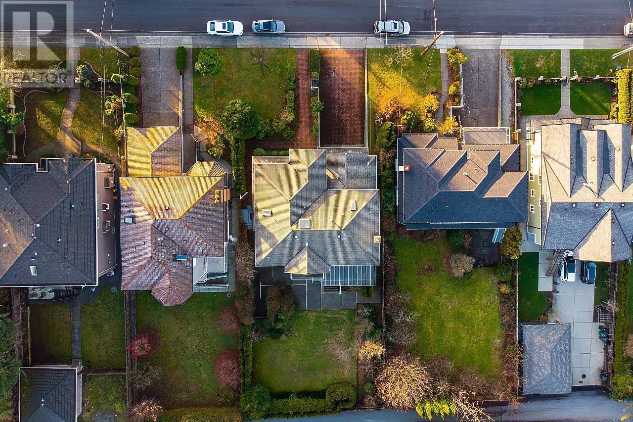 74 E 37TH AVENUE