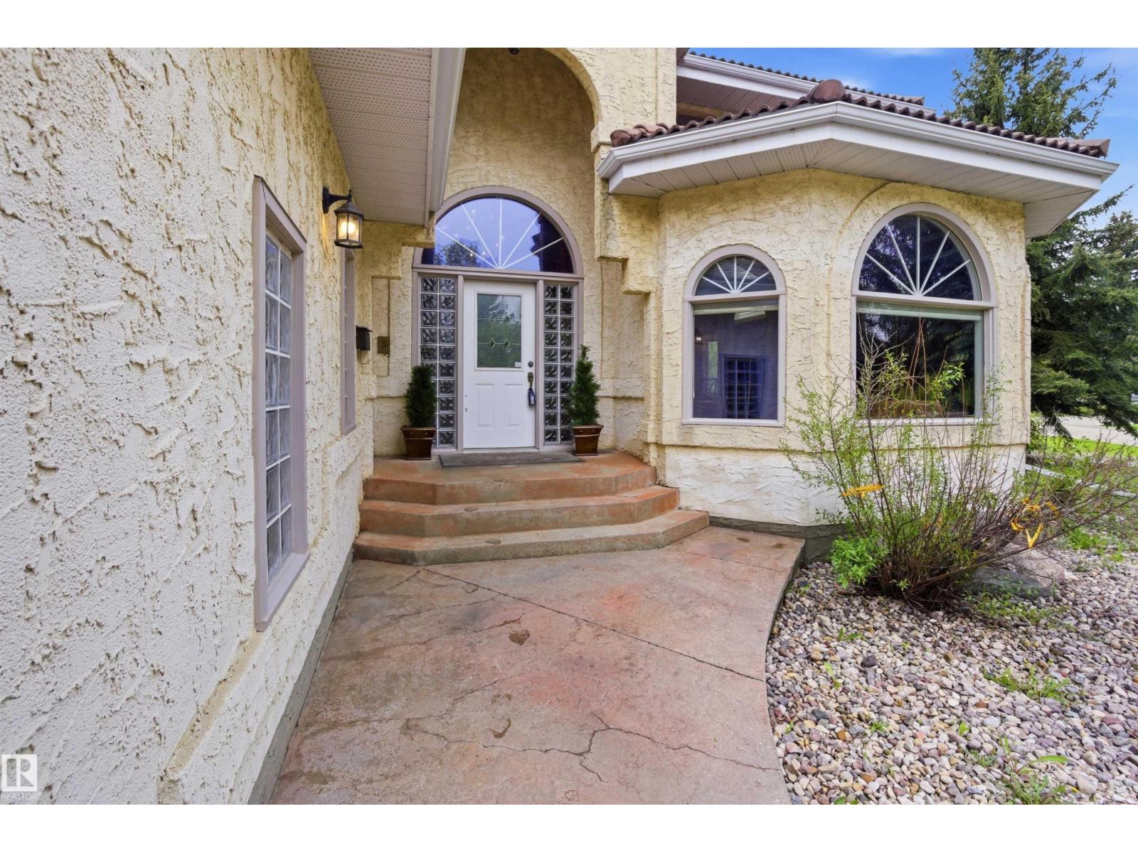 521 ESTATE DR