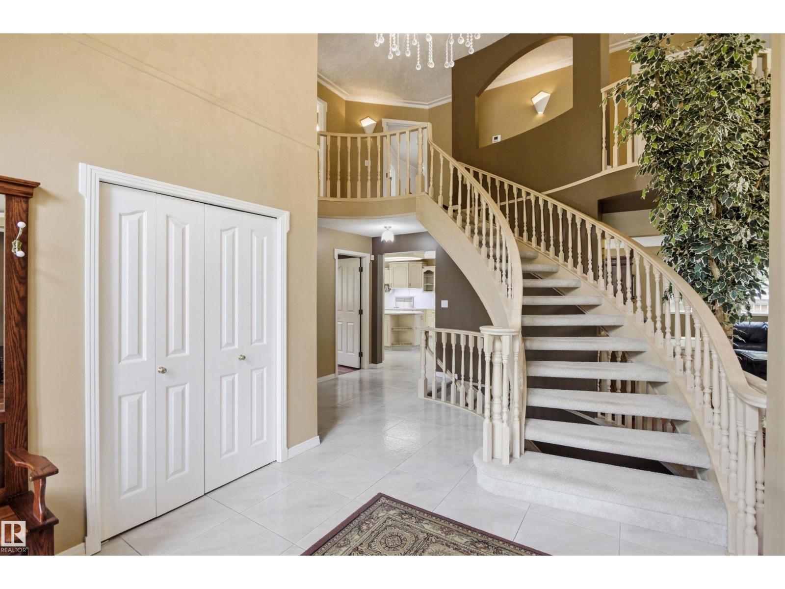 521 ESTATE DR