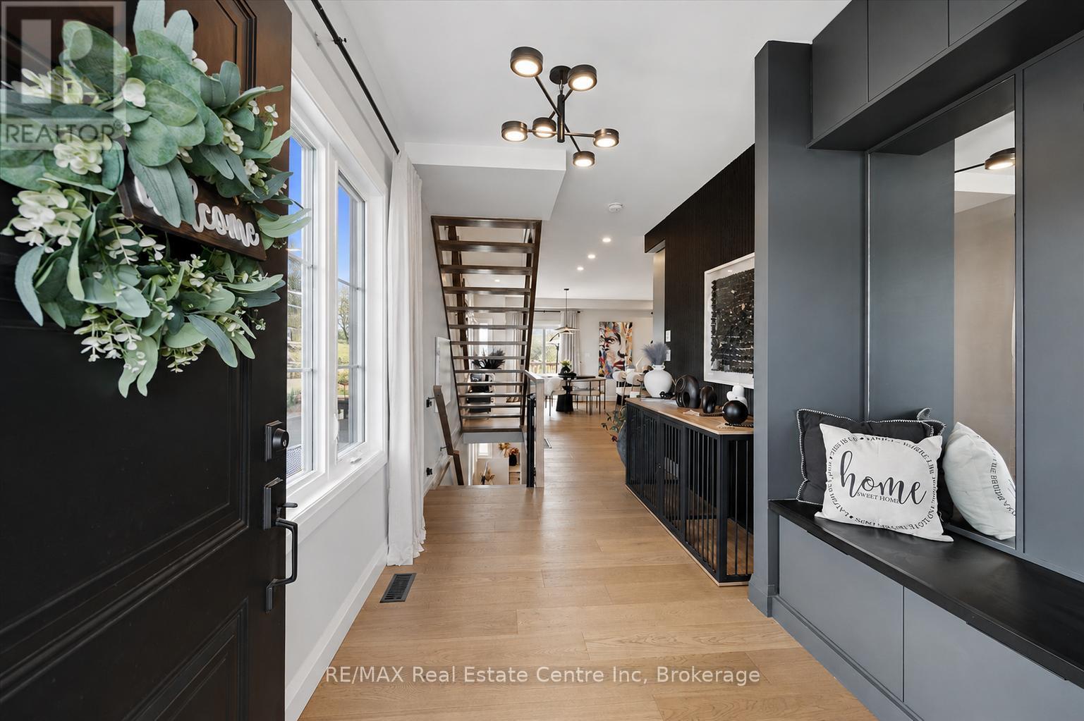 3 QUEENSBROOK CRESCENT