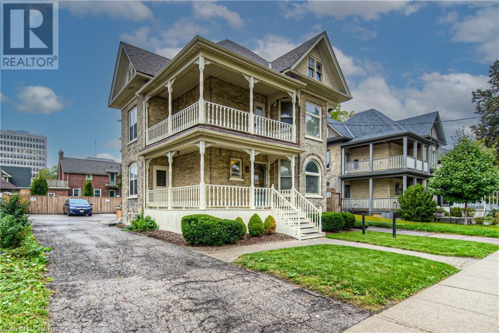 9 AHRENS Street W
