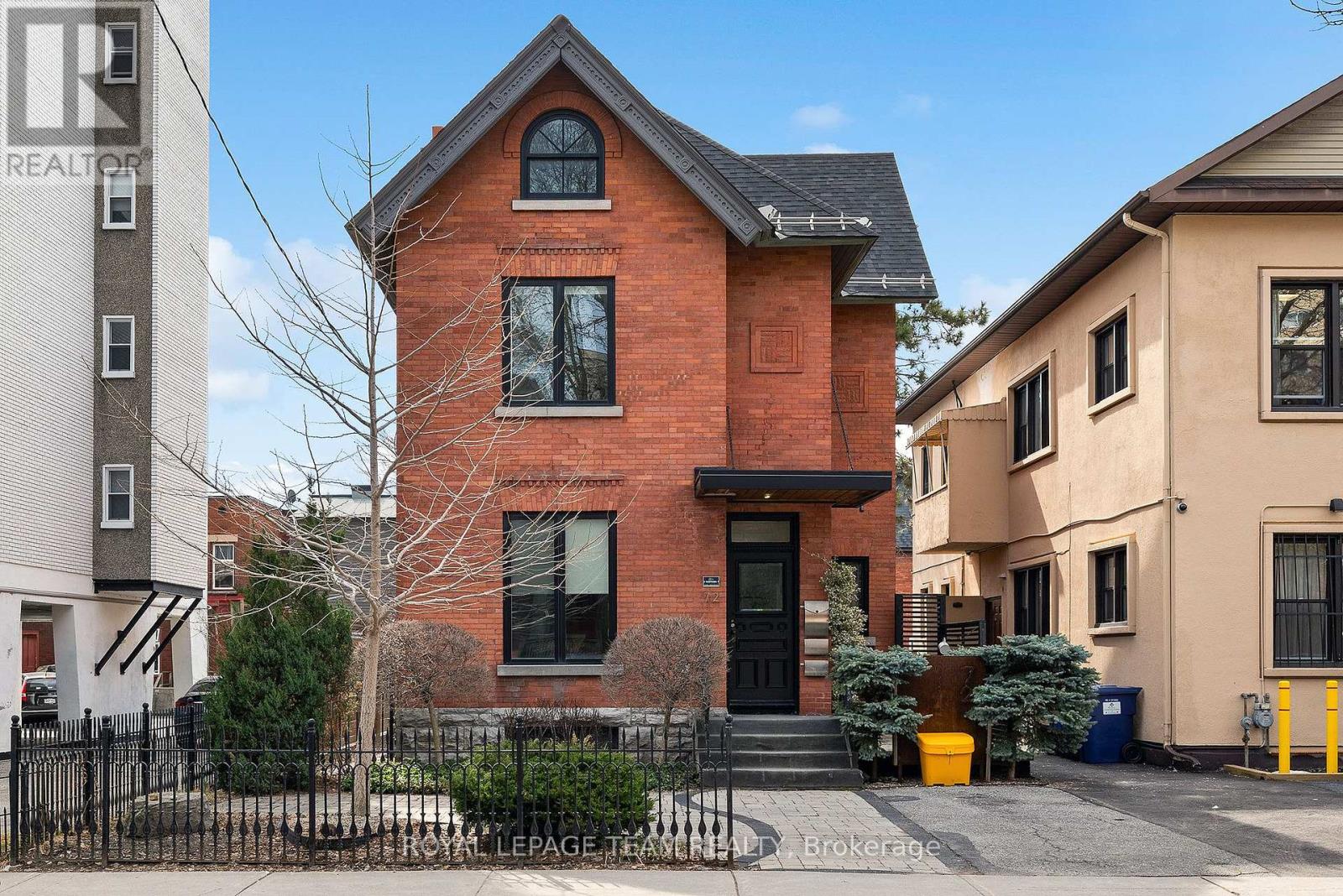 72 MACLAREN STREET