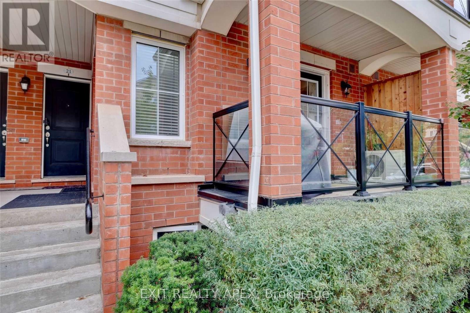 19 - 2504 POST ROAD - Photo 2