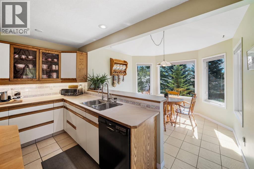 330 Canyon Close