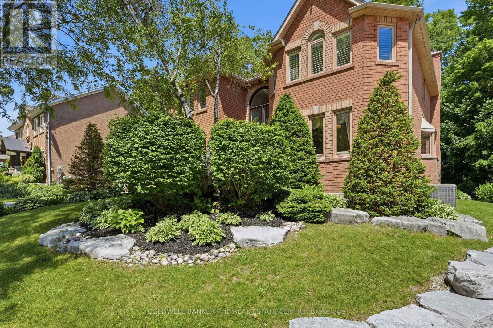 49 FALLING LEAF COURT