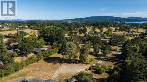 816 Birch Rd North Saanich BC V8L5S1