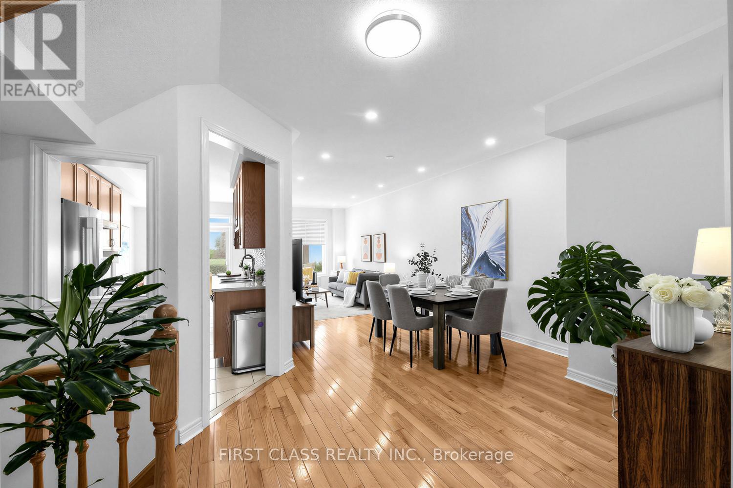 36 - 8 TOWNWOOD DRIVE