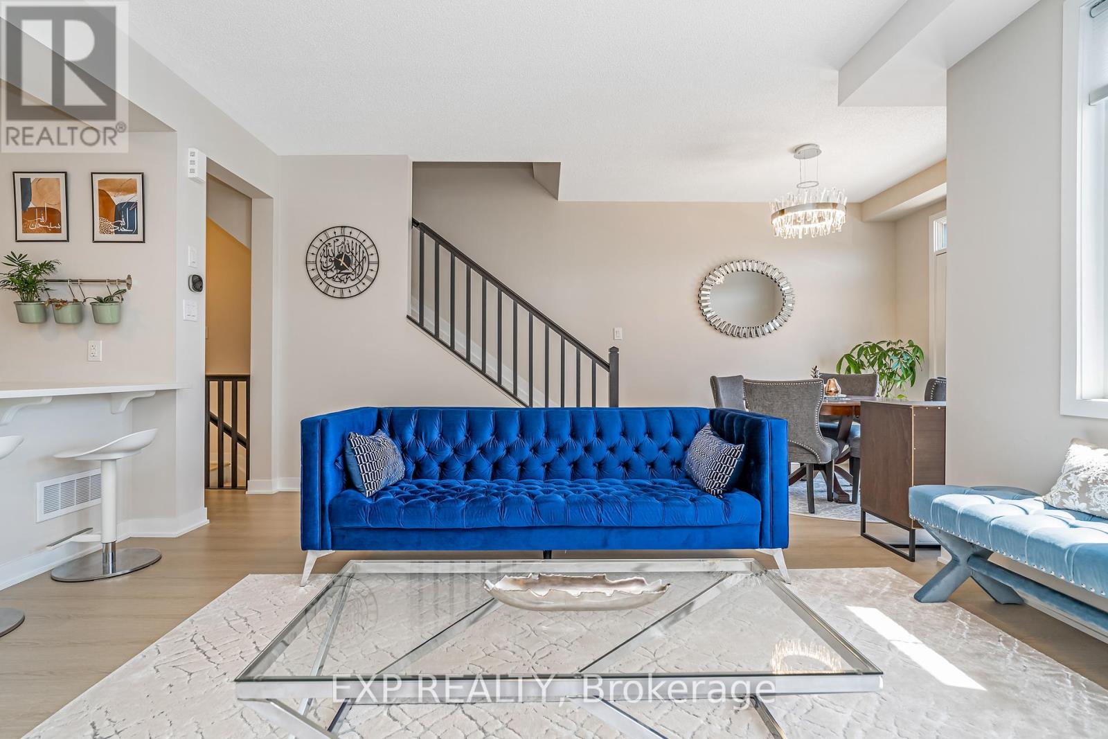 689 QUILTER ROW