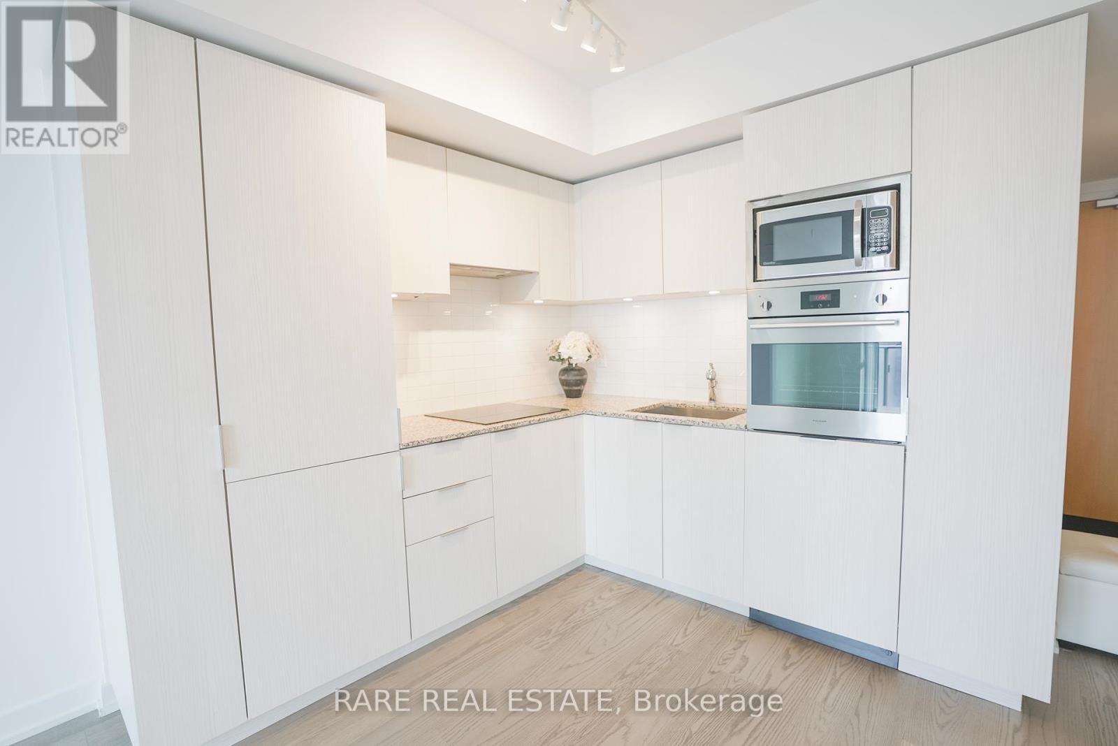 2703 - 11 WELLESLEY STREET W