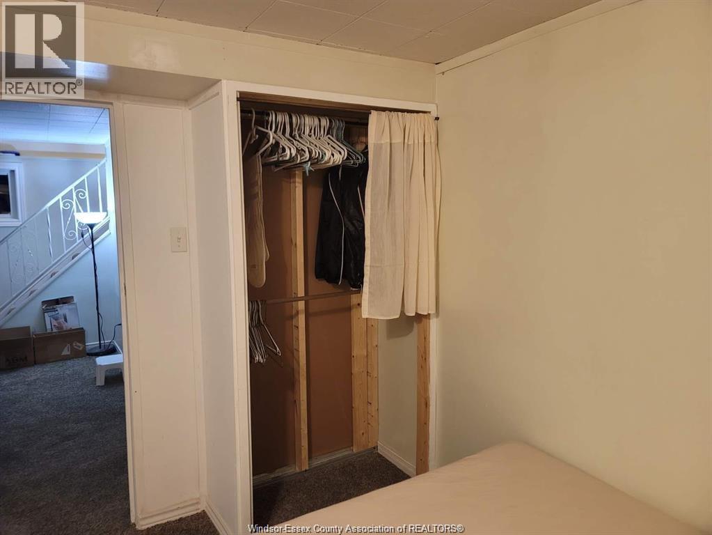 886 PILLETTE ROAD Unit# LOWER