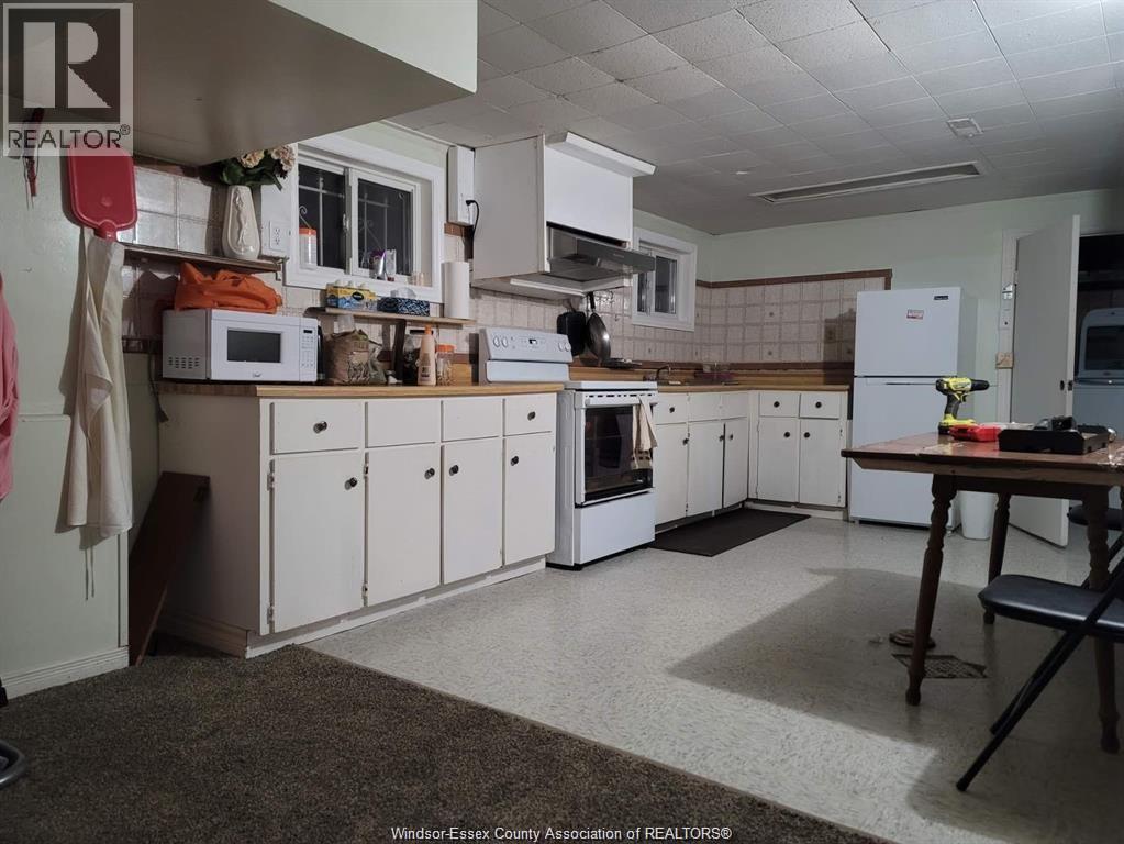 886 PILLETTE ROAD Unit# LOWER