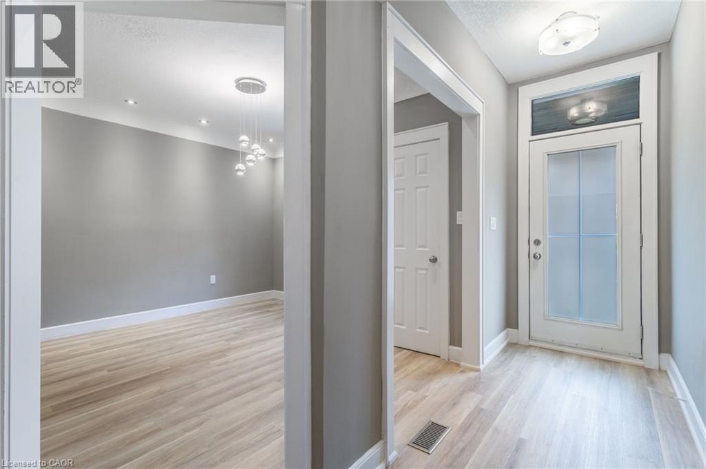 86 SMITH Avenue