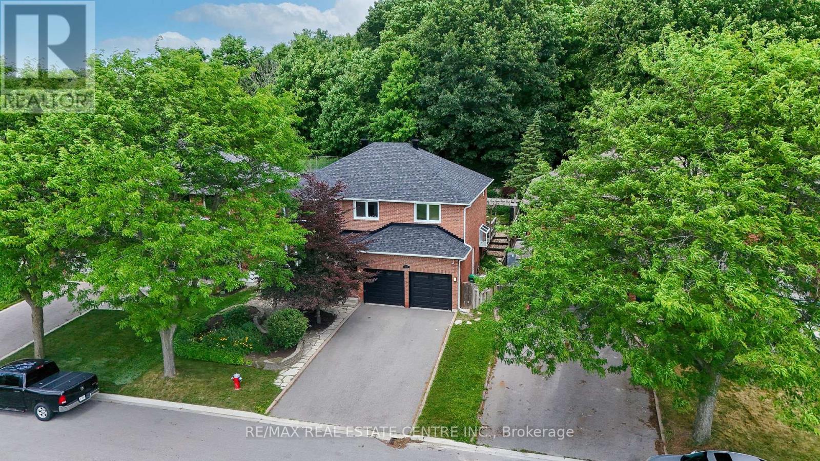 30 REGENTVIEW DRIVE