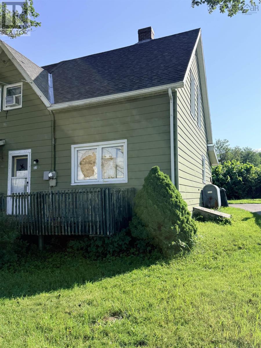 Photo 1 of 17 — 37 Mitchell Avenue, Dominion, NS B1G1M5