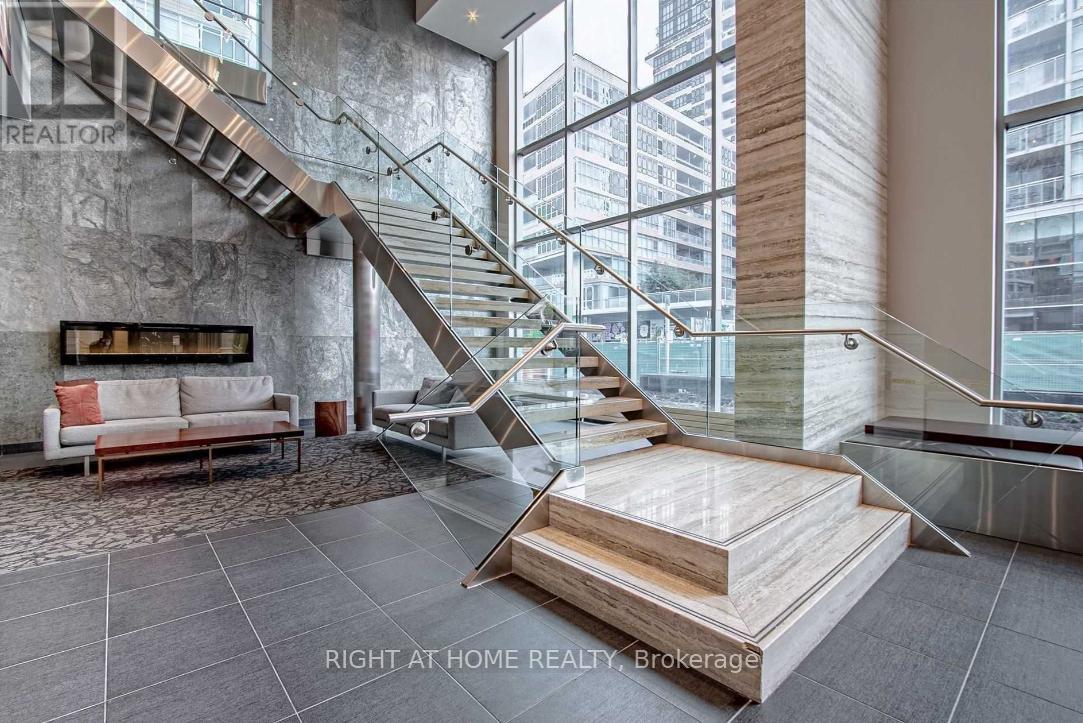 2709 - 15 ICEBOAT TERRACE