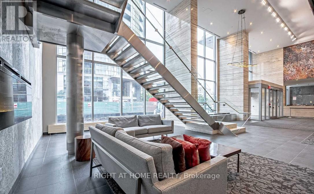 2709 - 15 ICEBOAT TERRACE