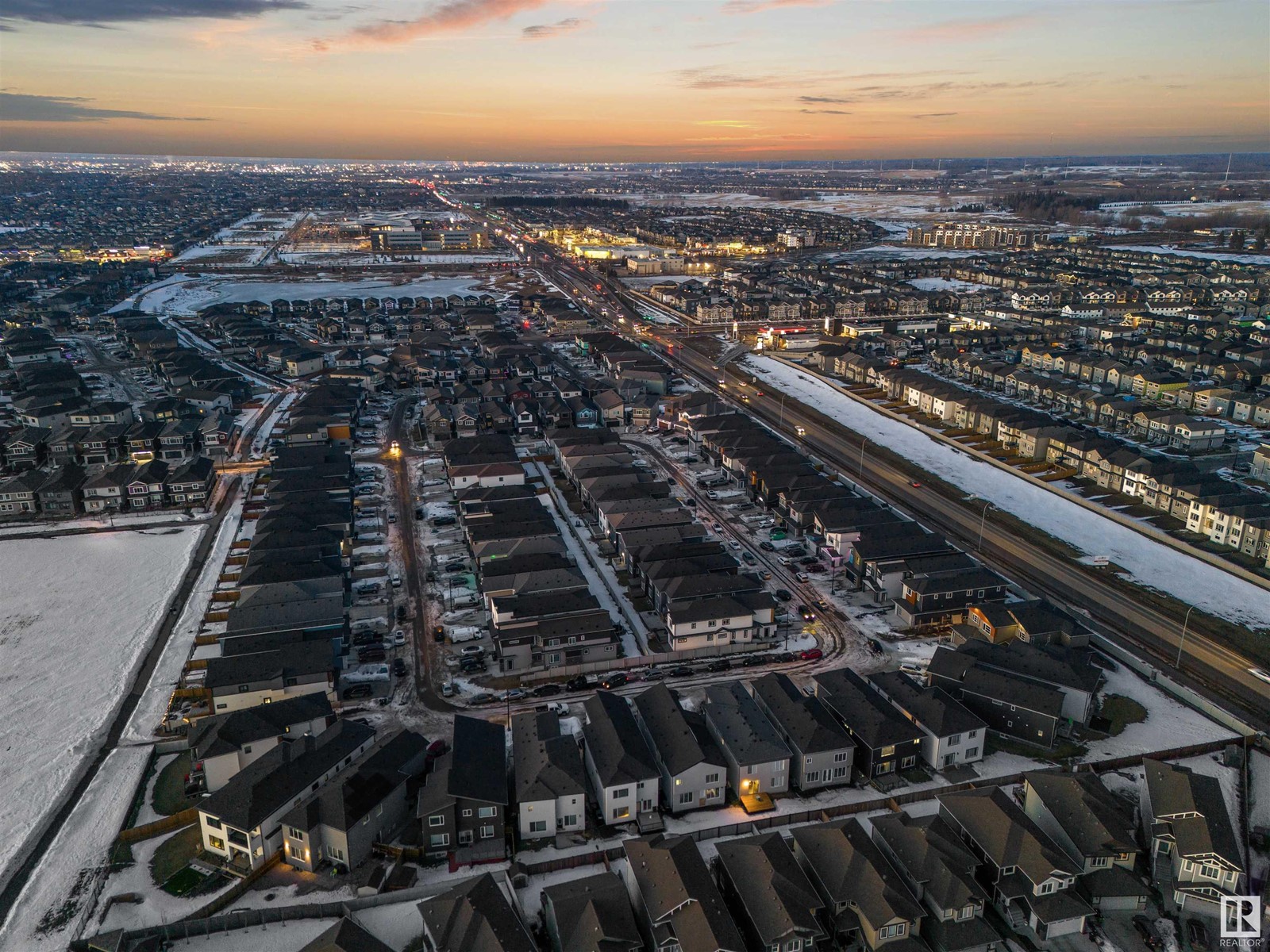 1811 17 AV NW