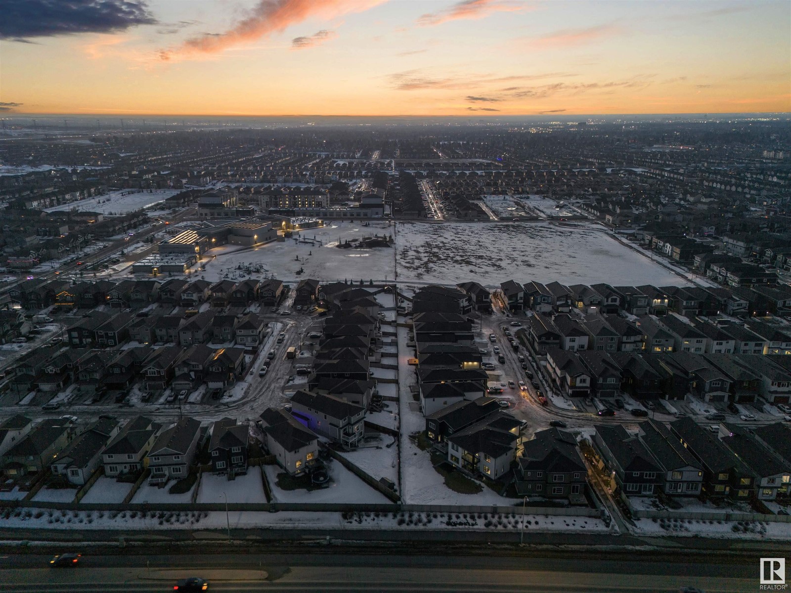 1811 17 AV NW