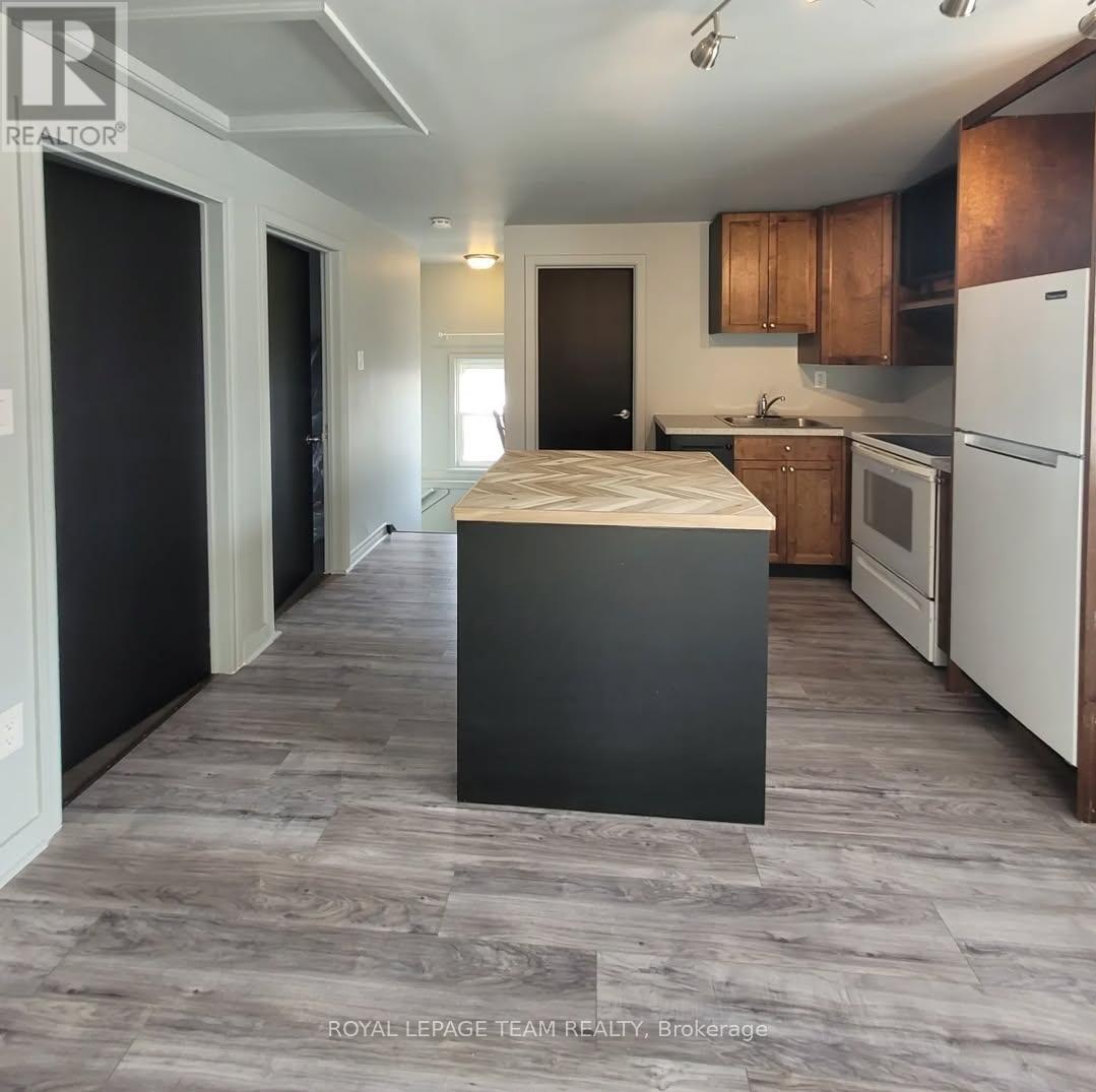 1008 ST. LAURENT BOULEVARD