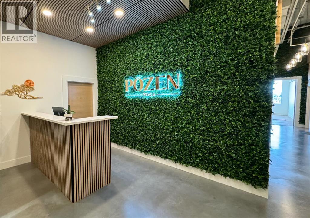 240, 125 Oakmoor Plaza SW