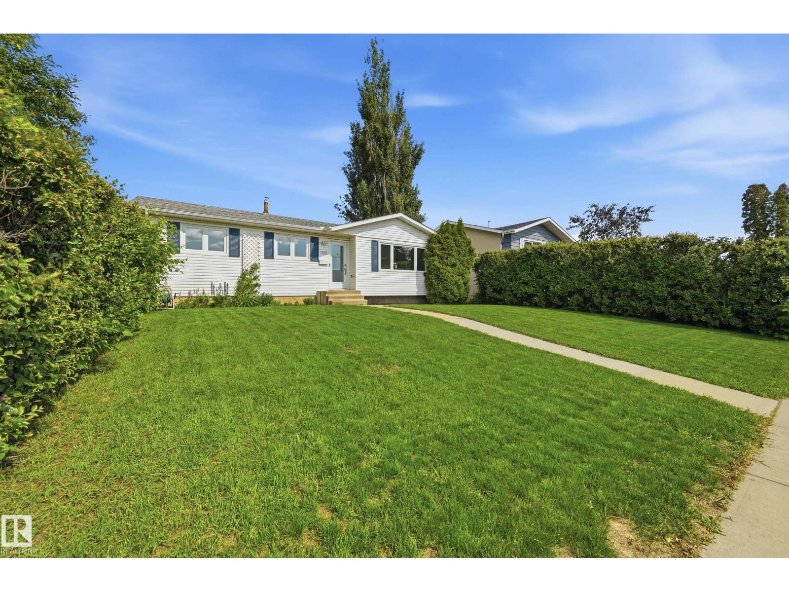 15111 67 ST NW