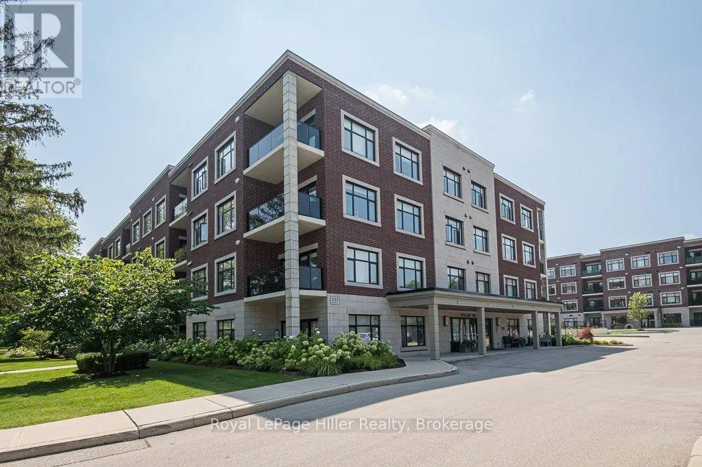 111 - 255 JOHN STREET