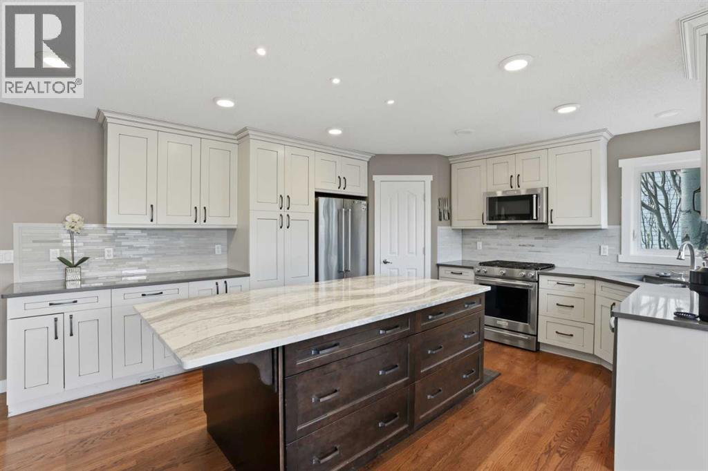 444 Douglas Glen Close SE