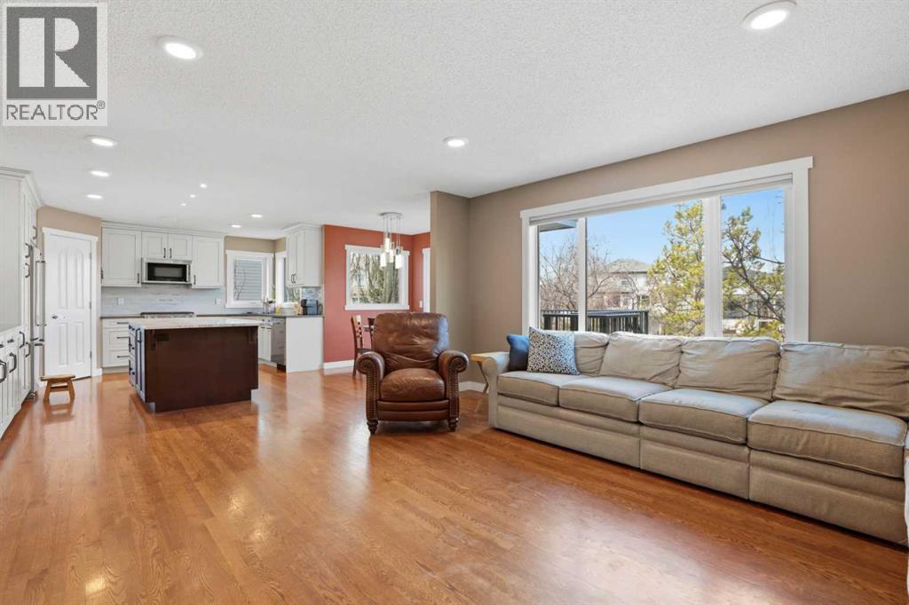 444 Douglas Glen Close SE