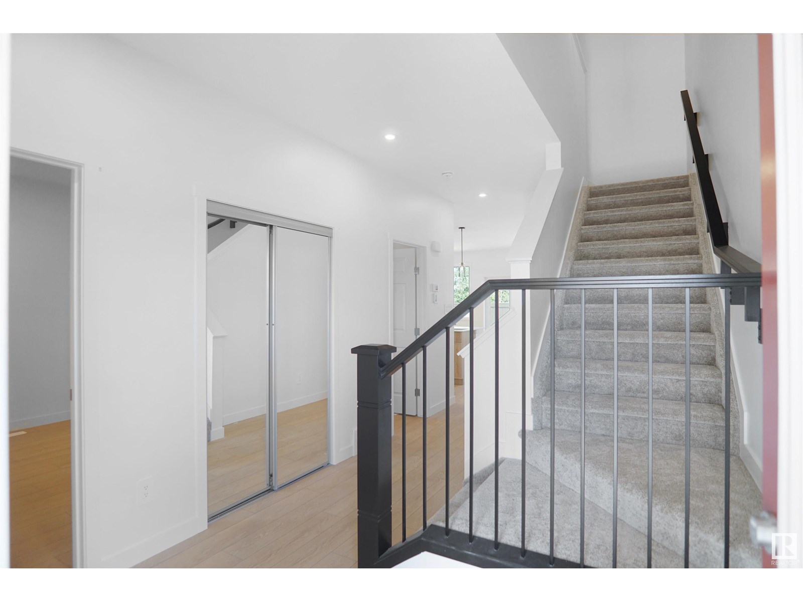 22924 82 AV NW