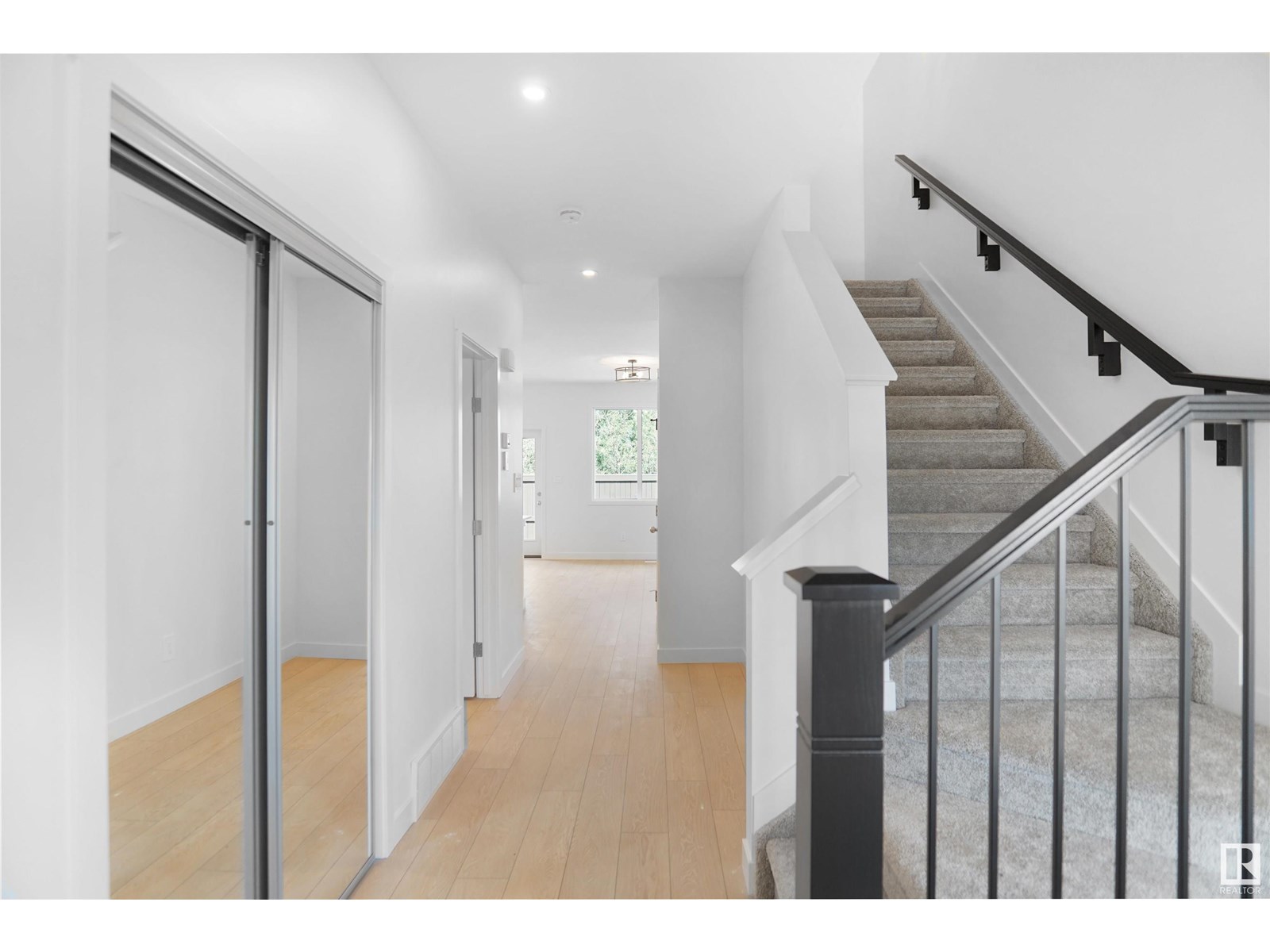 22924 82 AV NW
